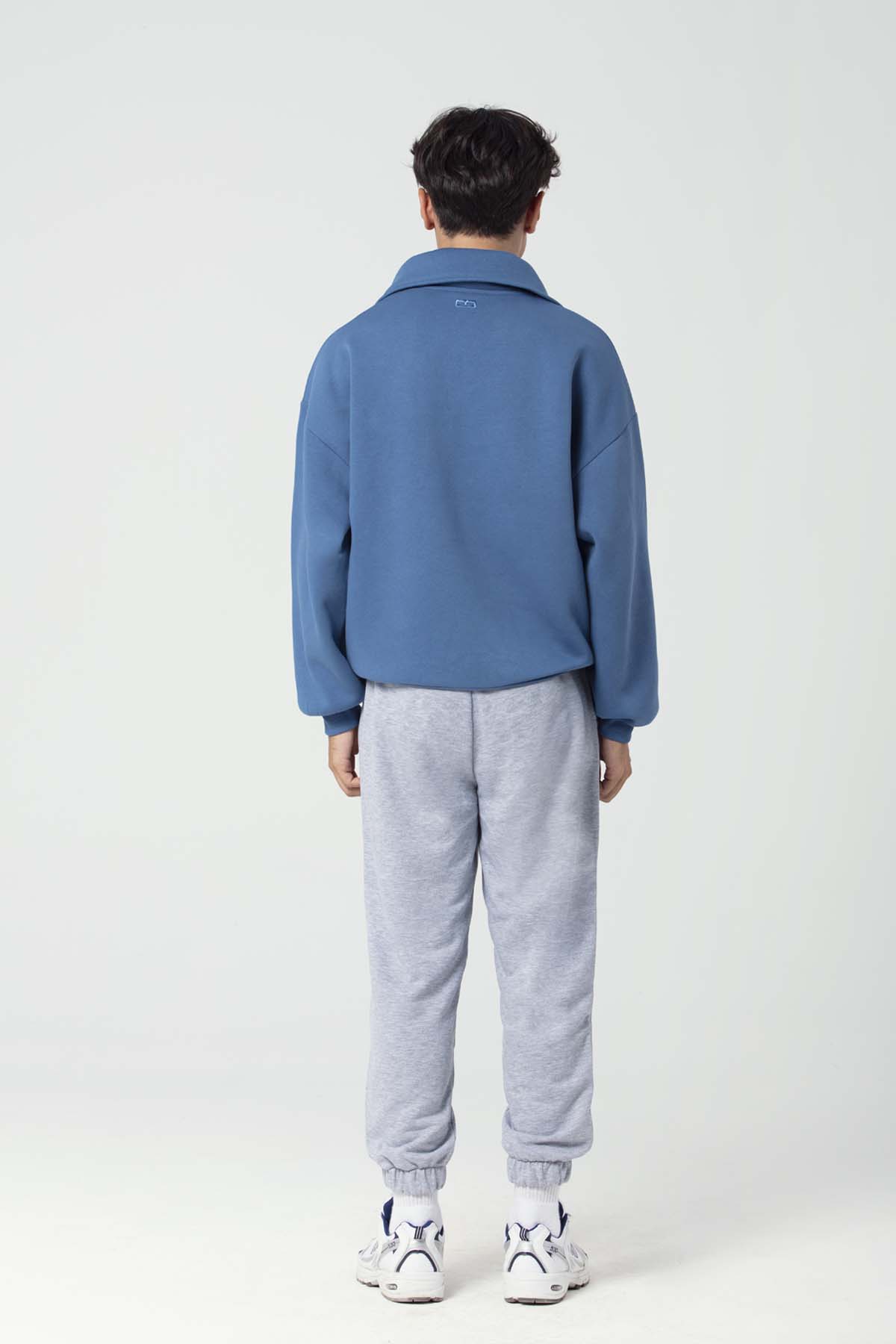 "TRUST NO ONE" Oversized Sweatshirt in blau