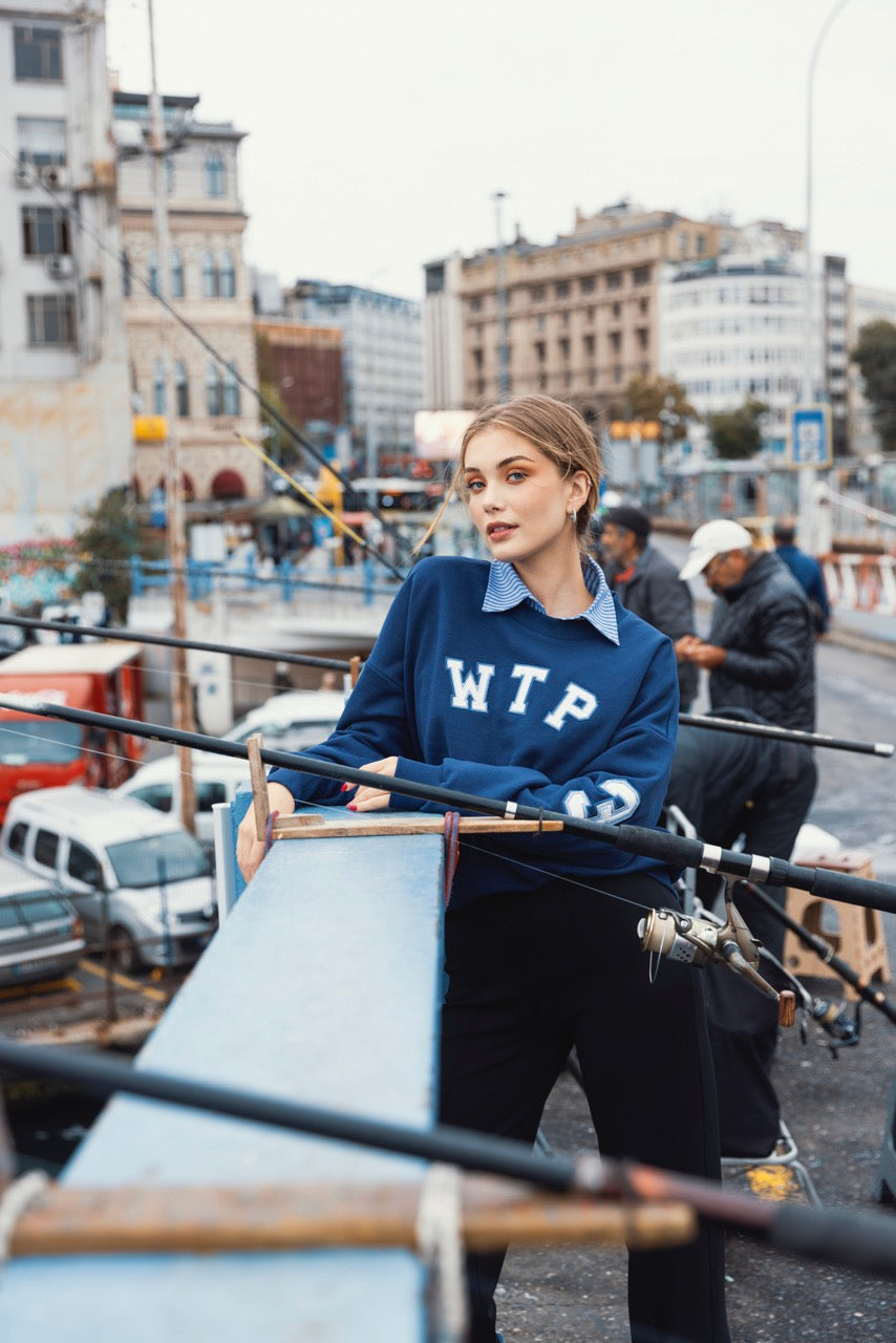 "SYLVIA" Sweatshirt in blau