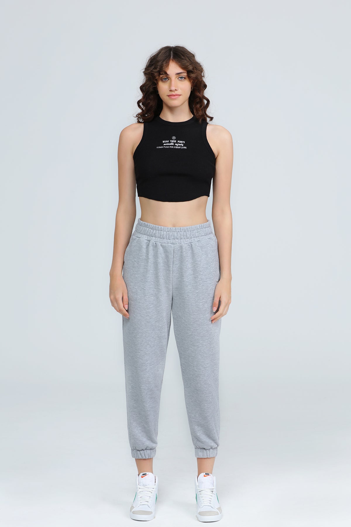 "INFINITY" Crop Top in schwarz