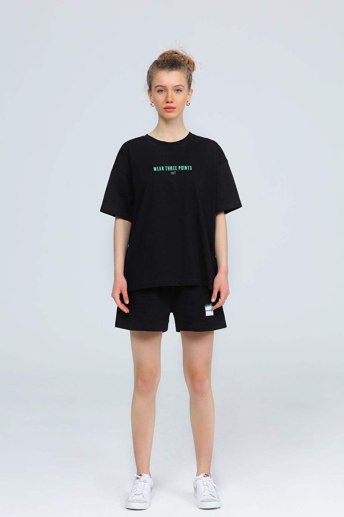 "WEEKEND" Oversized T-Shirt in schwarz