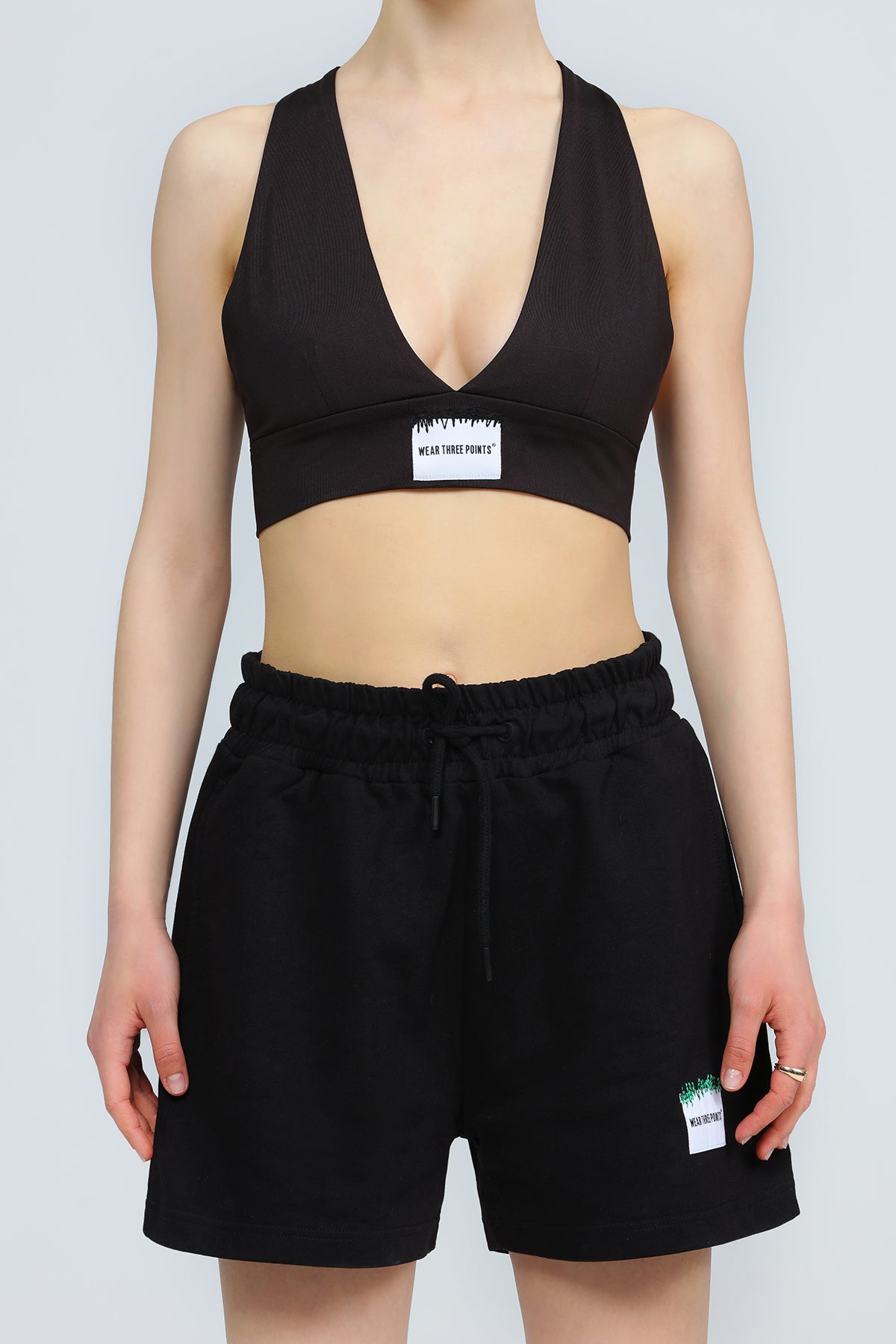 "WEEKEND" Shorts in schwarz