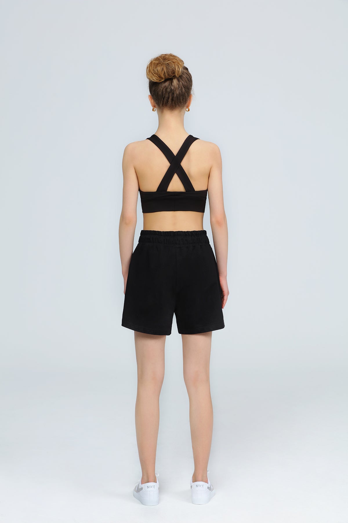 "WEEKEND" Shorts in schwarz