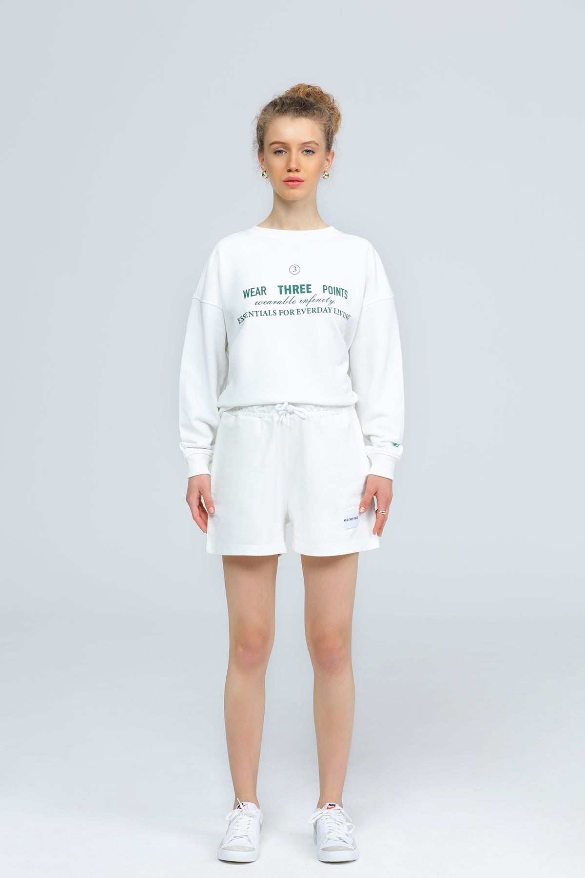 "WEEKEND" Oversized Sweatshirt in weiß