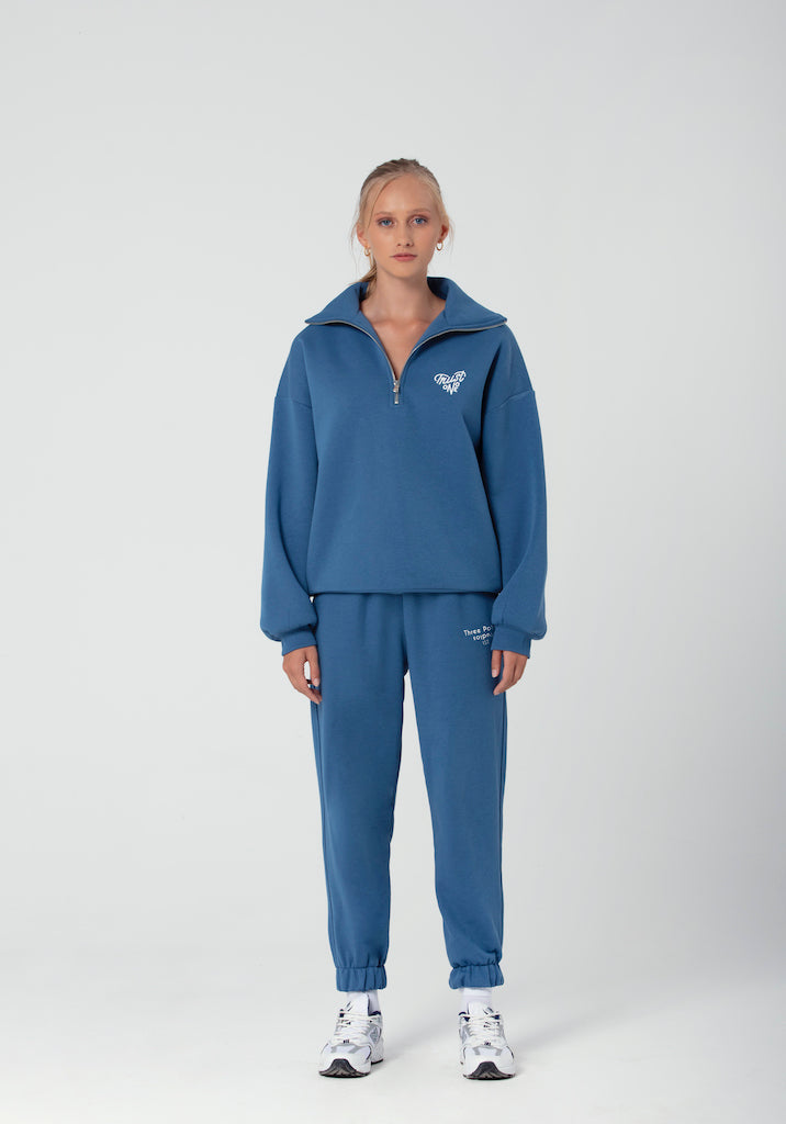"TRUST NO ONE" Oversized Sweatshirt in blau