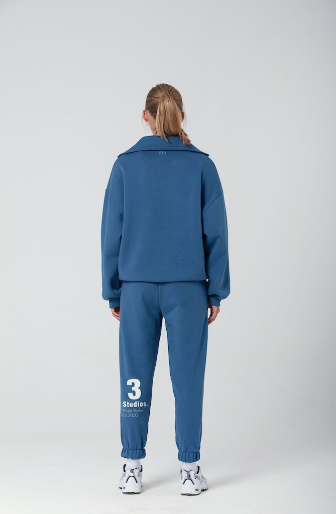 "TRUST NO ONE" Oversized Sweatshirt in blau