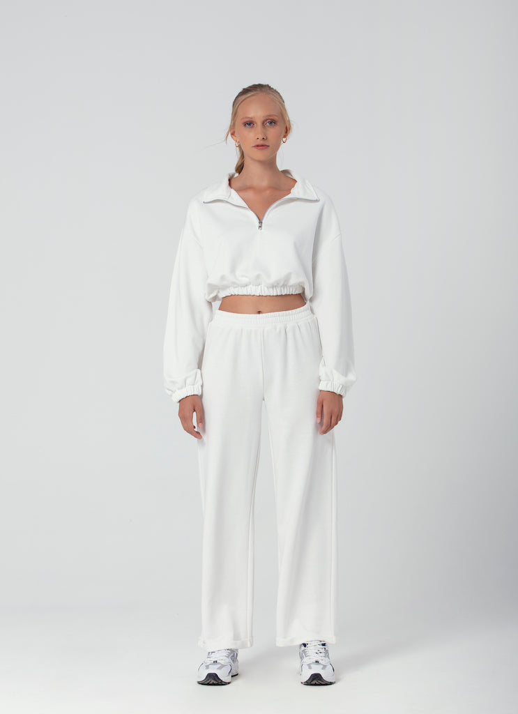 "VOILA" Crop Sweatshirt mit Stehkragen in weiß