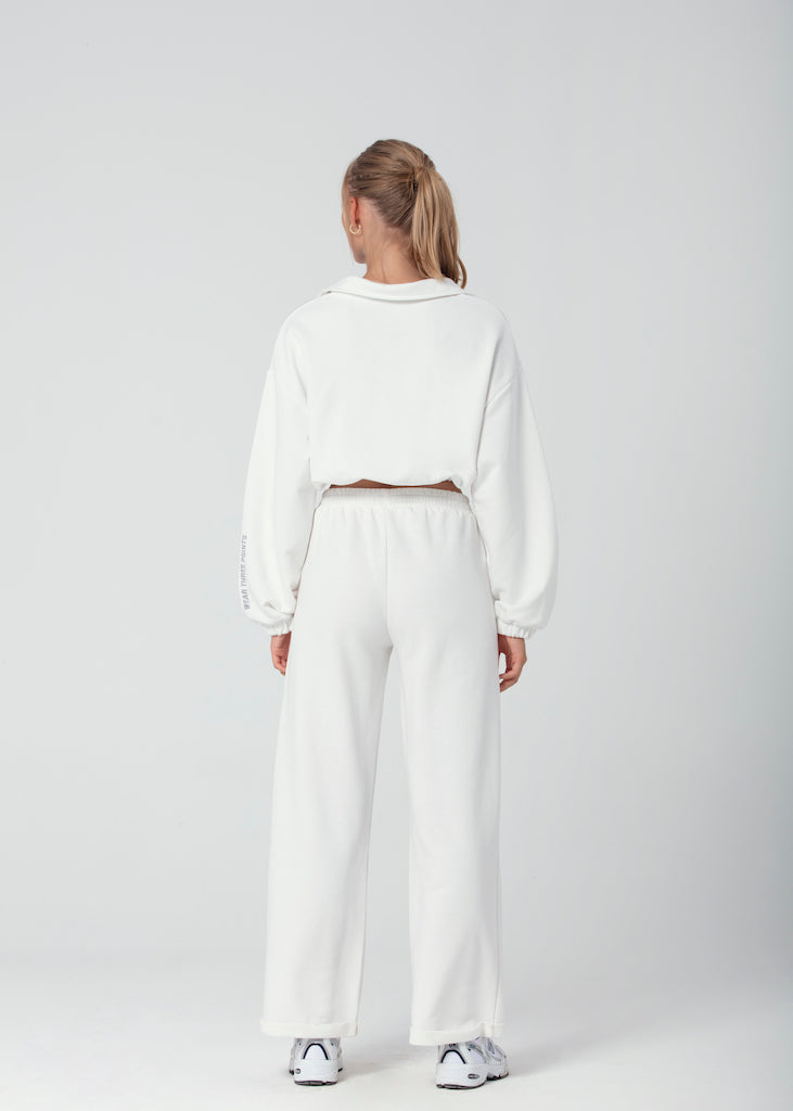 "VOILA" Crop Sweatshirt mit Stehkragen in weiß
