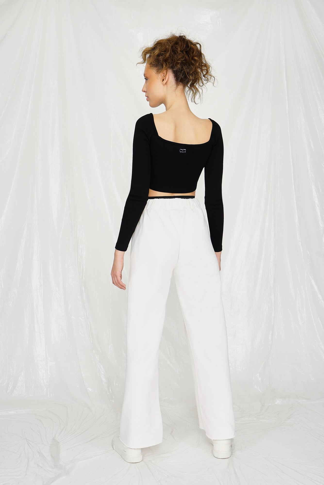 Cropped Oberteil mit quadratischem Ausschnitt in schwarz