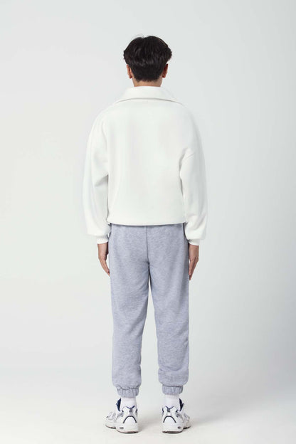 "TRUST NO ONE" Oversized Sweatshirt in weiß