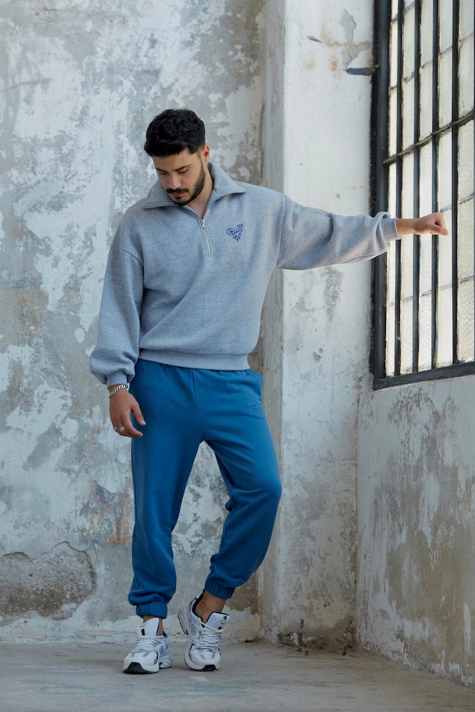 "TRUST NO ONE" Oversized Sweatshirt in grau