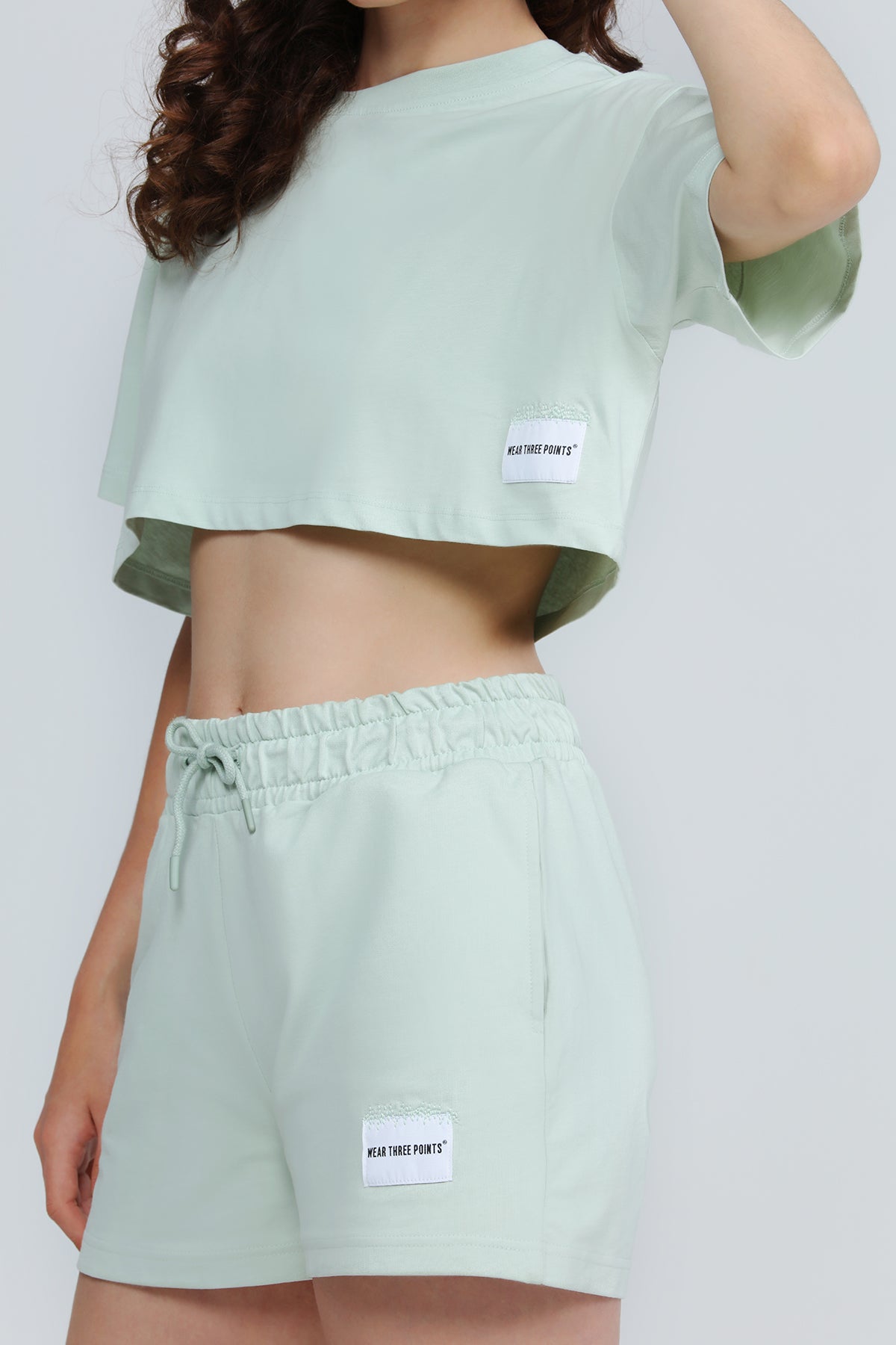 "WEEKEND" Crop T-Shirt in grün
