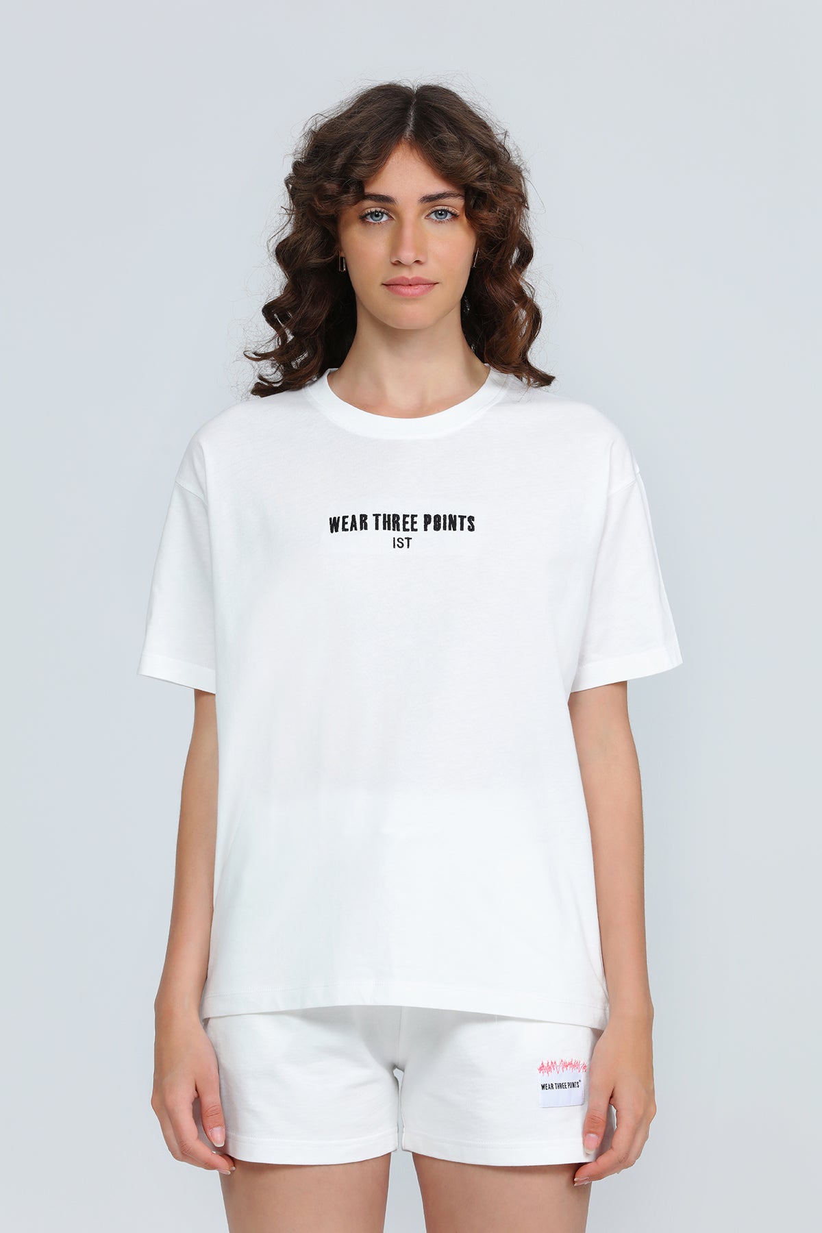 "WEEKEND" Oversized T-Shirt in weiß