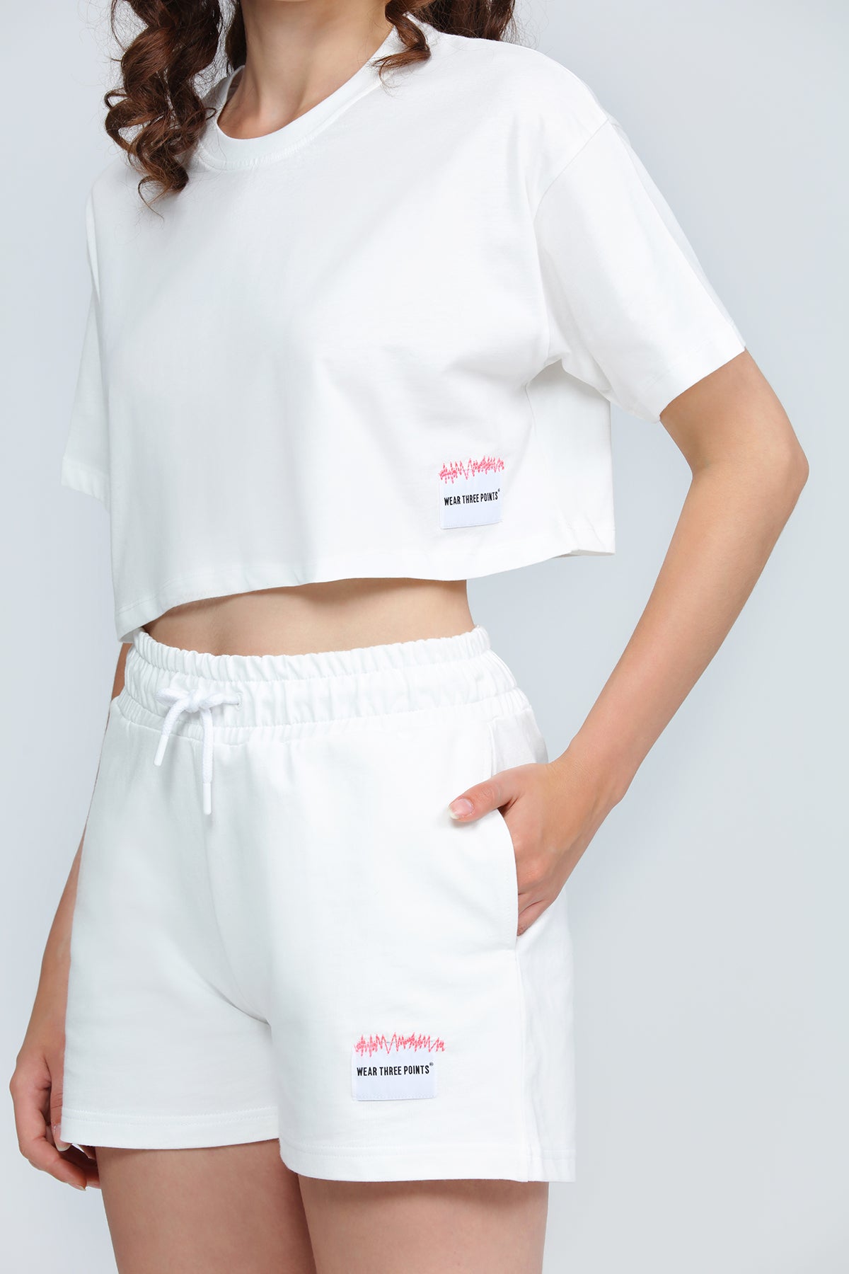 "WEEKEND" Crop T-Shirt in weiß