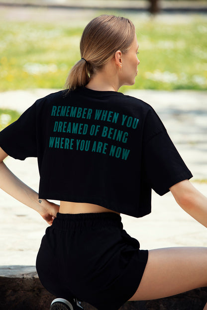 "WEEKEND" Crop T-Shirt in schwarz