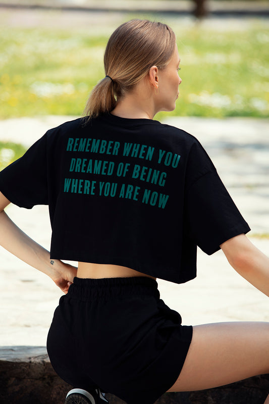 "WEEKEND" Crop T-Shirt in schwarz