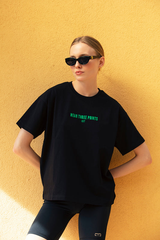 "WEEKEND" Oversized T-Shirt in schwarz