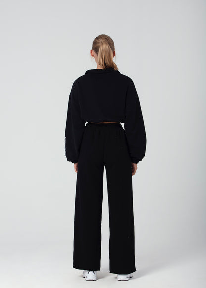 "VOILA" Crop Sweatshirt mit Stehkragen in schwarz